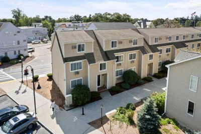 44 Fairfield Park East Park #44 1