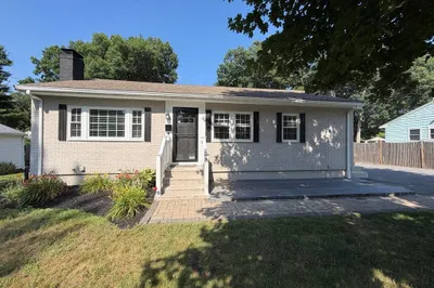 8 Fairbrook Rd 1