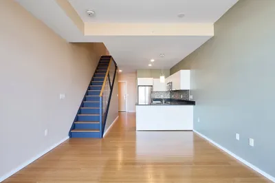 2 Earhart St #915