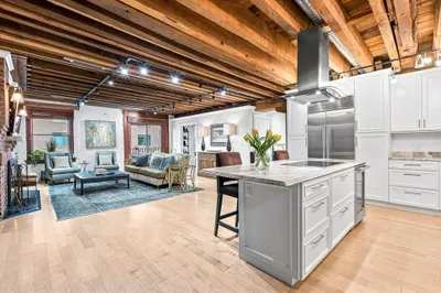 343 Commercial St #305