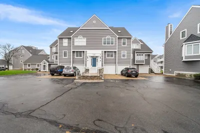 700 Shore Dr #810
