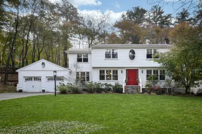 28 Lake St