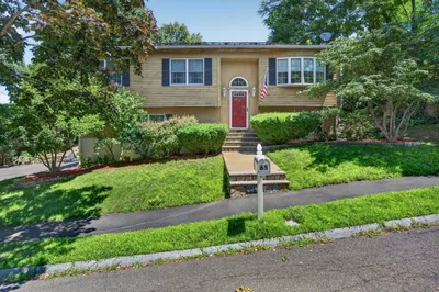 65 Phaeton Rock Rd 1