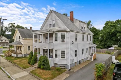 135 James St