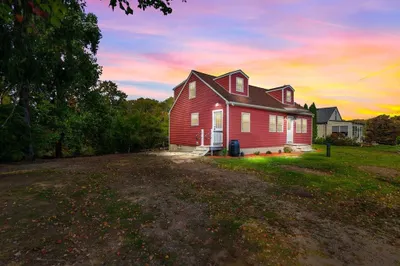 144 Willard Ave 1