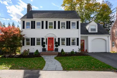 19 Lantern Ln