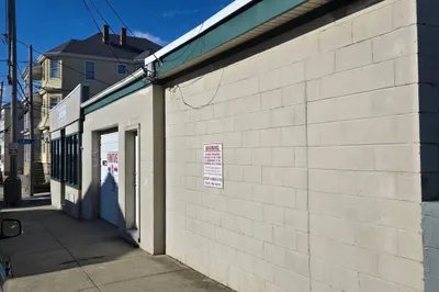 392-398 County St