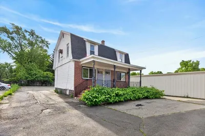 337 Parker St 1