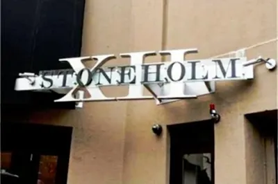 12 Stoneholm Street #424