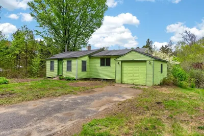 1673 Petersham Rd