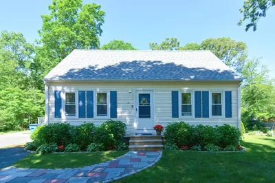 50 Clearwater Dr 1