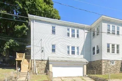 30 Lawrence St #2 1