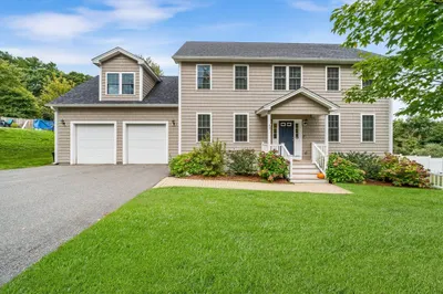 43 Washington Dr 1