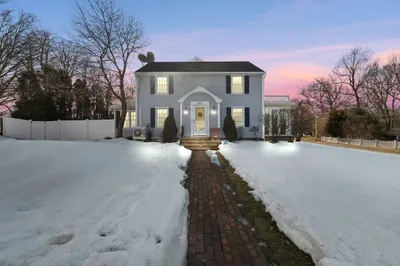 243 Beverly Rd 1