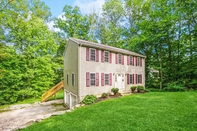 51 Old Southbridge Rd 1