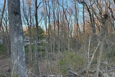 5 Commonwealth Ave