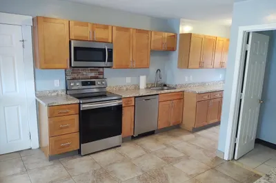 96 Pleasant St #2