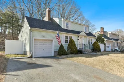 224 Turtle Pond Pkwy 1