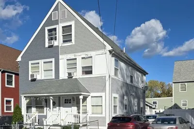32 Crowell St 1