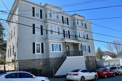 233 Division St #2W 1