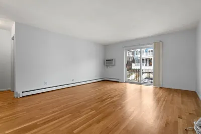 8 Robinwood Ave #6