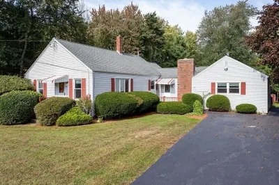 89 Bigelow St 1