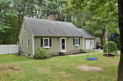 40 Brentwood Dr 1