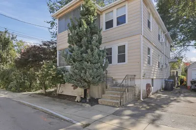 7 Bee Street #B 1