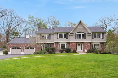 9 Onondaga Lane 1
