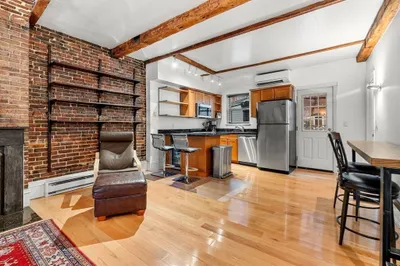8 Moon Street #1