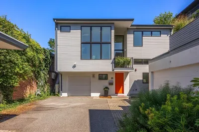 25 Village St #25