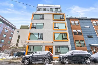 71 Border St #302
