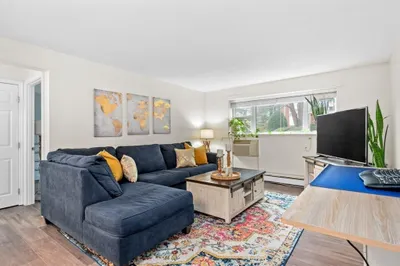 B3 Colonial Dr #3