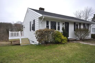 255 East St