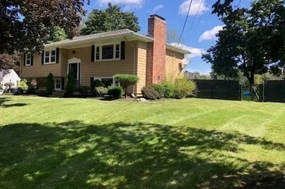 7 Breezewood Ln 1