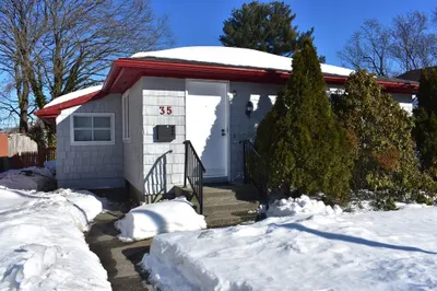 35 Dustin St