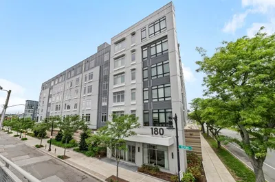 180 Telford Street #611 1