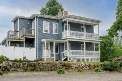 8 Oak Street