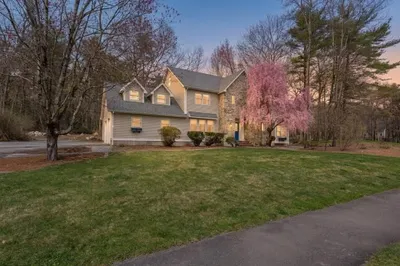 8 Windsor Drive 1