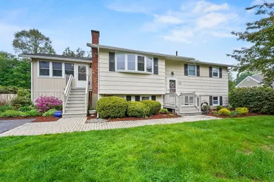 11 Huron Dr 1