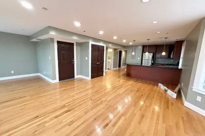 31 Humphrey St #3