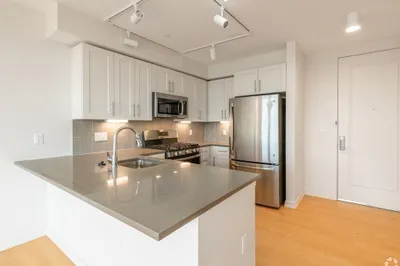 77 New St #417