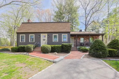 149 Pond St 1