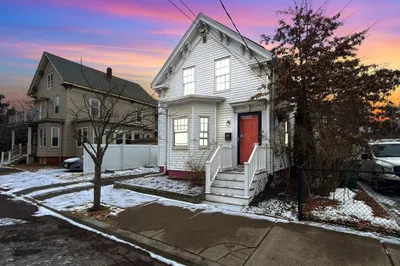 6 Nichols St 1