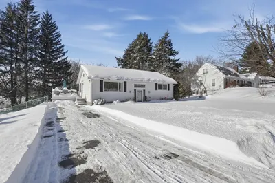 49 Lawrence St 1