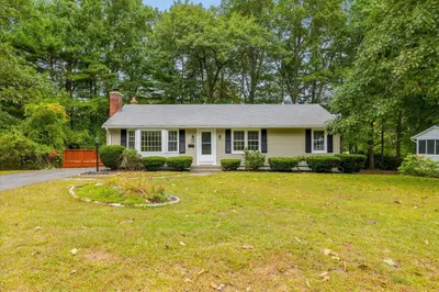 30 Duxbury Dr
