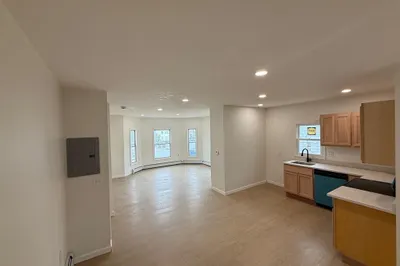 76 Lowell St #2 1