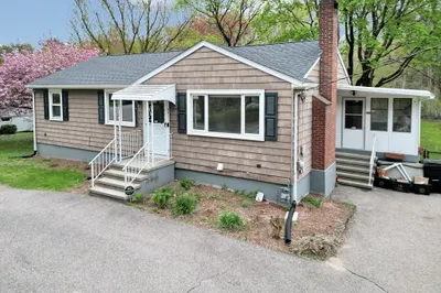 881 Pleasant St 1