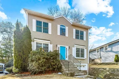 54 Upland Rd 1
