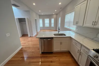 126 Cross St #6